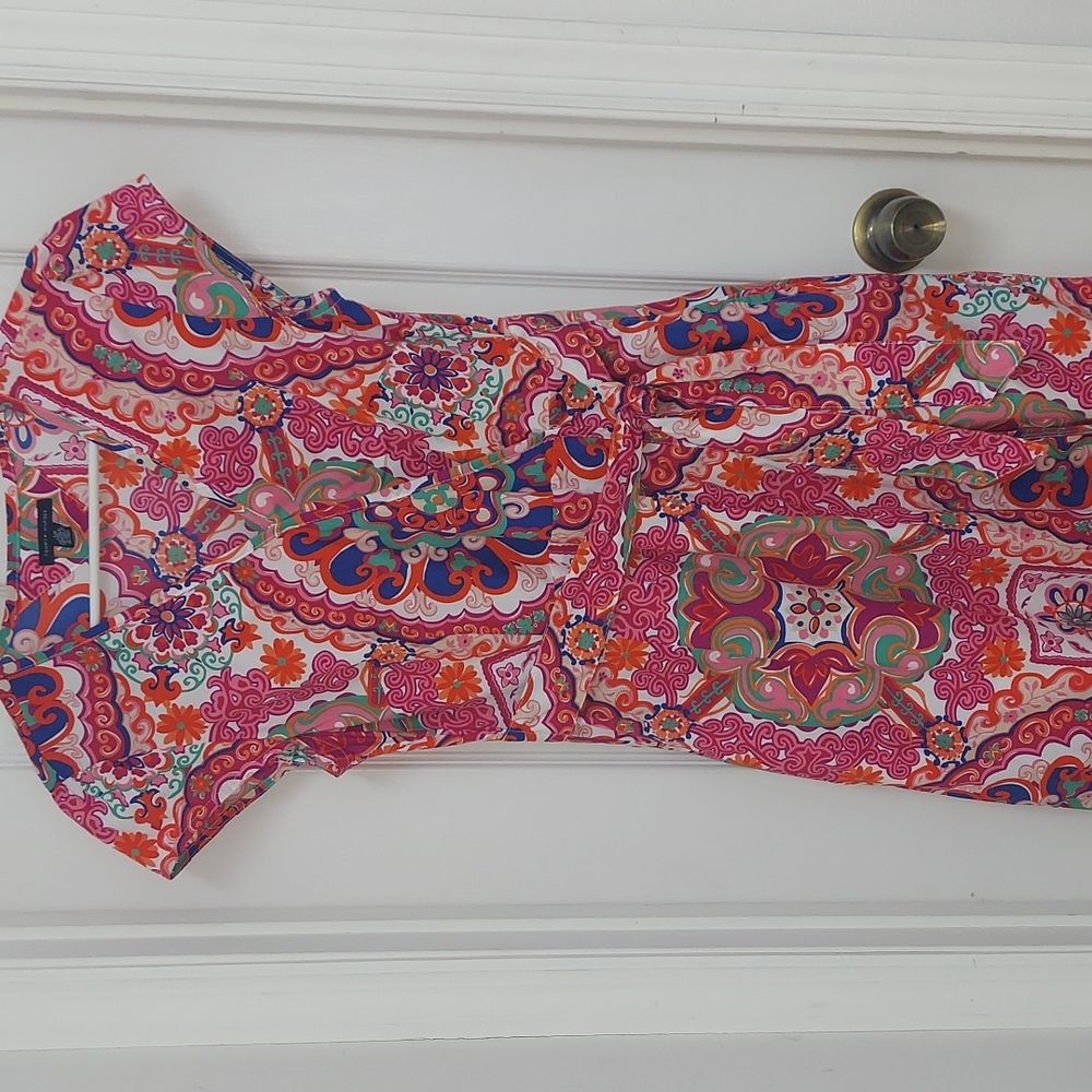Tommy Hilfiger cool,summer wrap style dress with pockets.